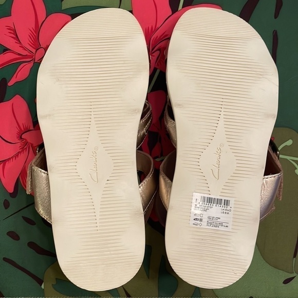 Brand New Clarks Genuine Leather Rose Gold Adjustable Brynn Step Sandals - Picture 8 of 15